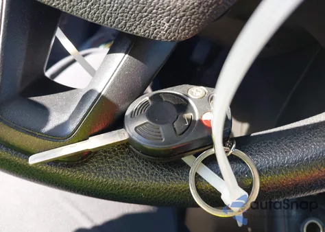 2015 Ford Focus S z USA, uszkodzony, nr VIN 1FADP3E28FL346027